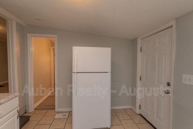 Building Photo - 3527 Bullock Ave