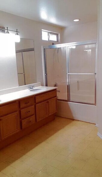 Building Photo - 24630 Magnolia Pl