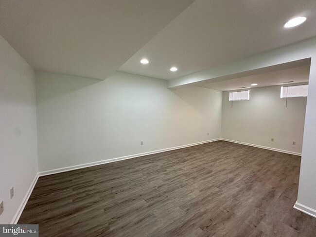 Building Photo - 58 Millstream Rd