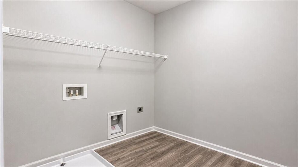 Building Photo - 4462 Silver Oak Dr SW