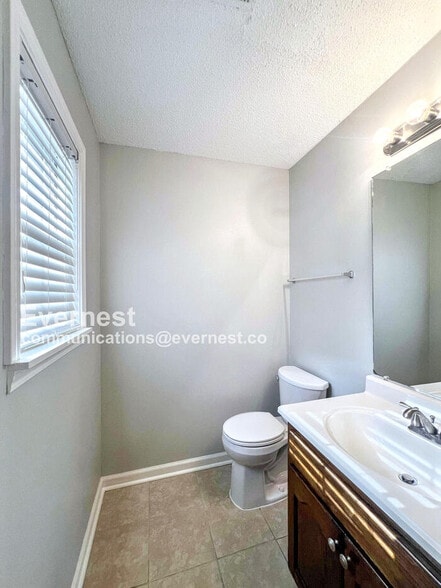 Building Photo - 360 Darrell Cove