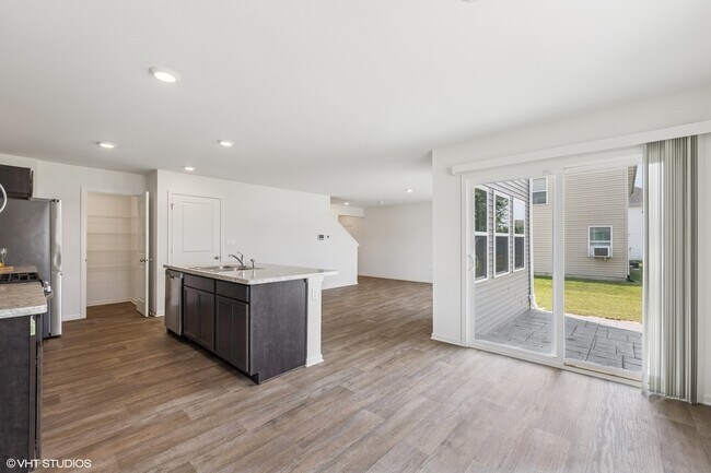 Building Photo - 411 Stockton Dr