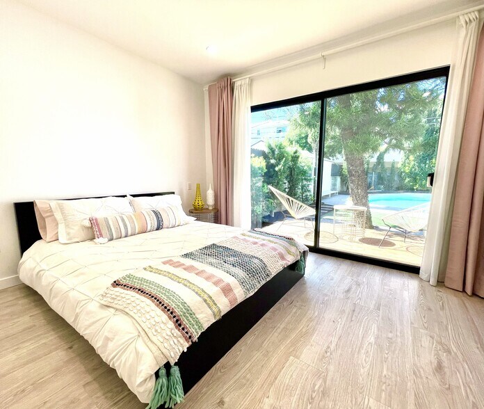 Building Photo - 6143 Carpenter Ave