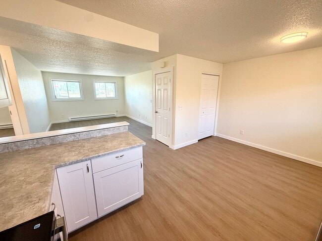 Building Photo - 4950-4956 Basswood Drive