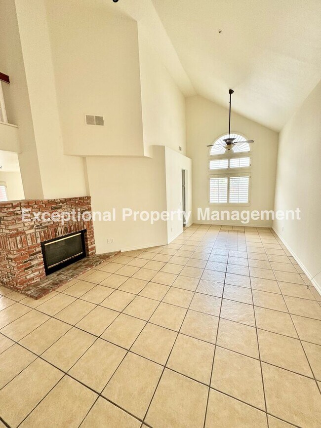 Building Photo - 16202 Trailwinds Dr