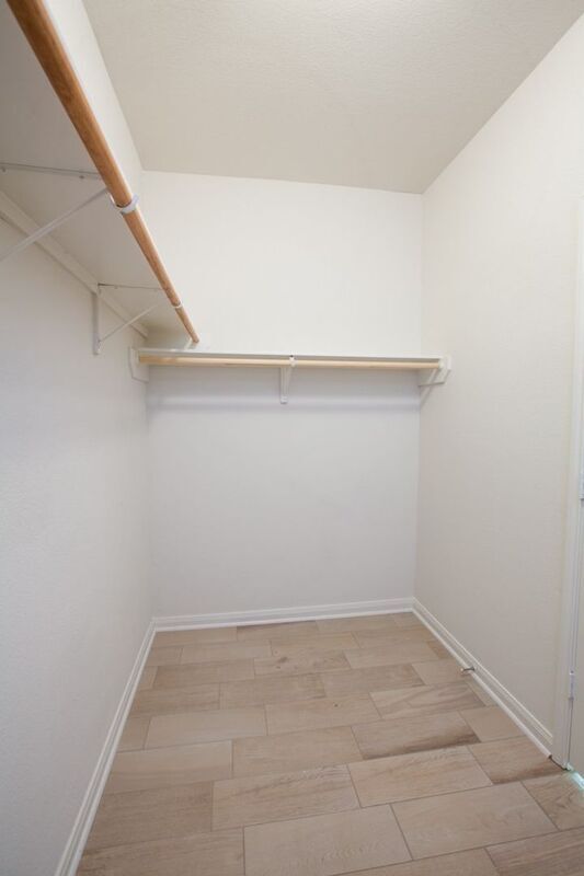 Building Photo - 128 Tennyson St