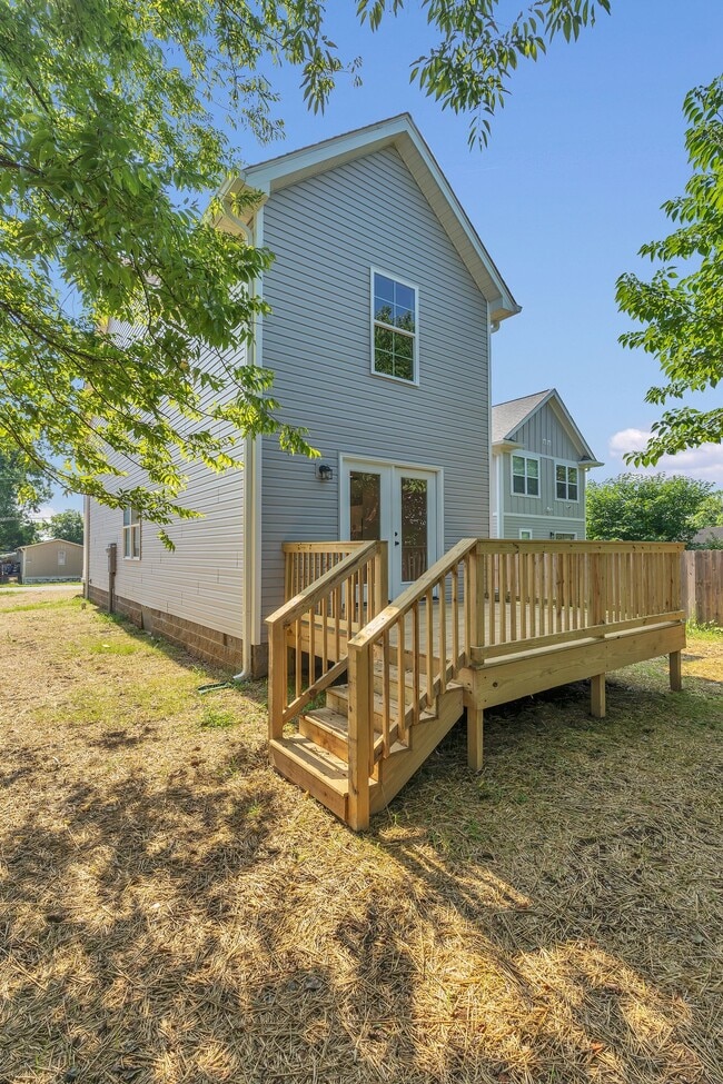 Building Photo - 164 S Ford St