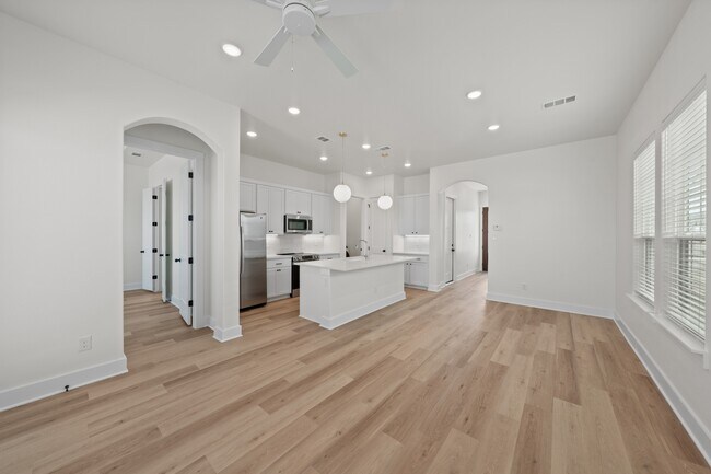 Building Photo - 6712 Abode Ave
