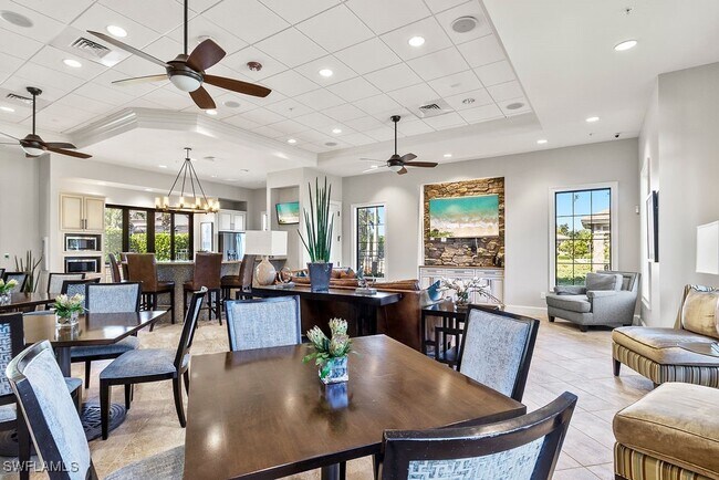 Building Photo - 16133 Camden Lakes Cir