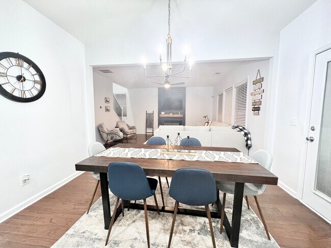 Building Photo - 6066 Barker Landing NE