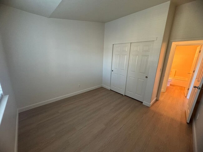 Building Photo - Spacious 2 Story Near Trails & Rose Park