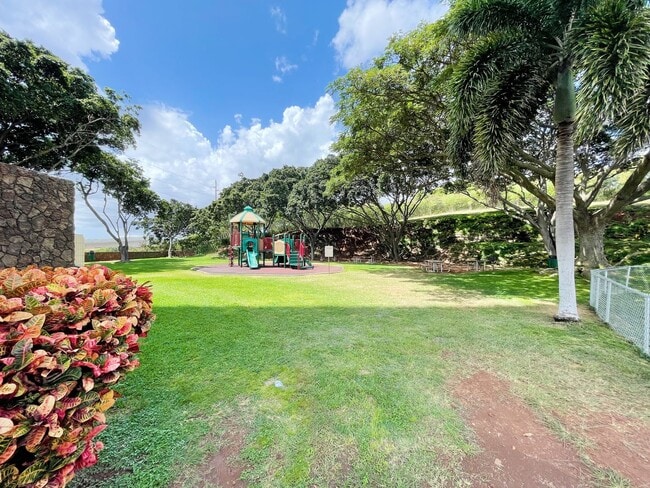 Building Photo - 1060 Kamehameha Hwy