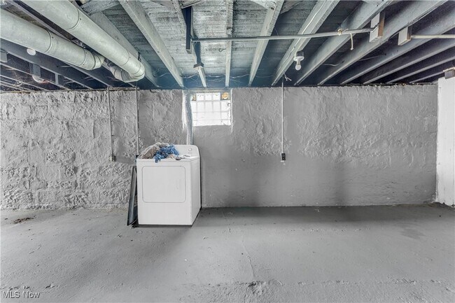 Building Photo - 10222 Parkgate Ave