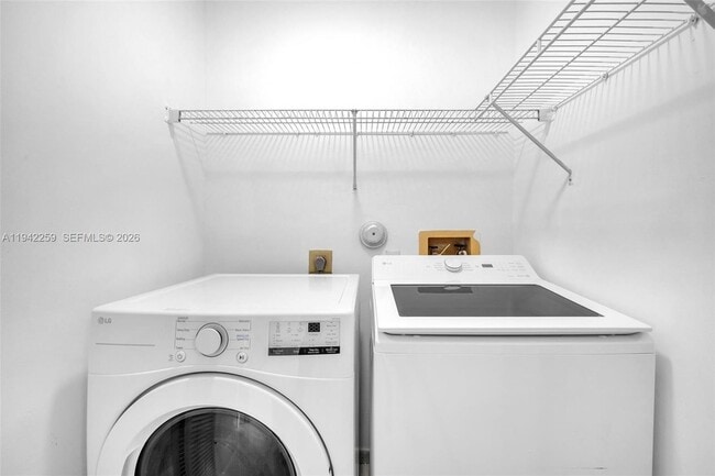 Building Photo - 300 SW 100th Ave