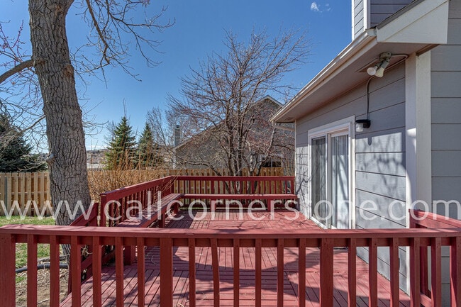 Building Photo - 940 Royal Crown Ln