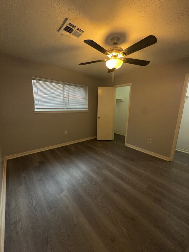 Building Photo - 16815 Methil Dr