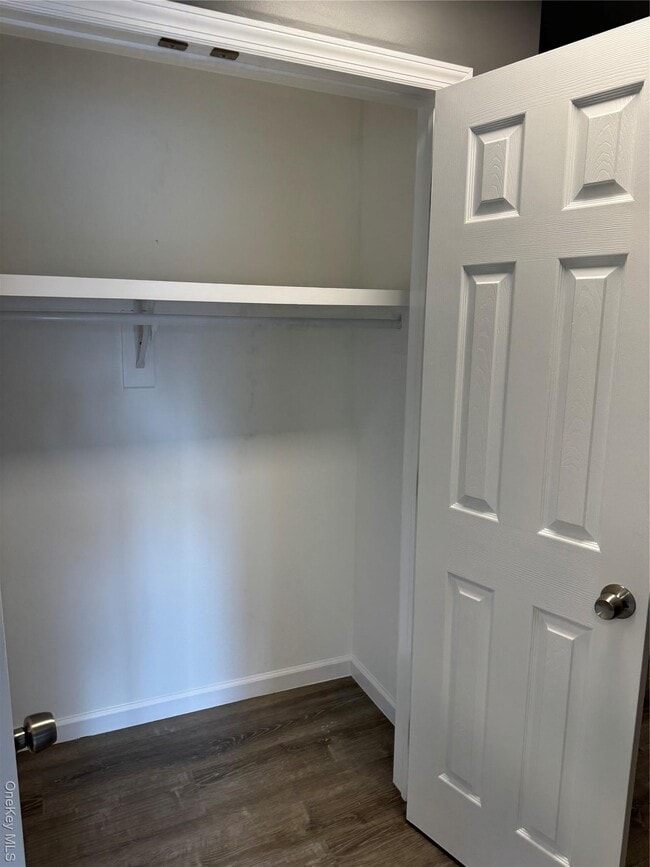 Building Photo - 21 Collegeview Ave