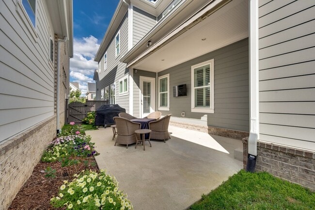 Building Photo - 1043 Calico St