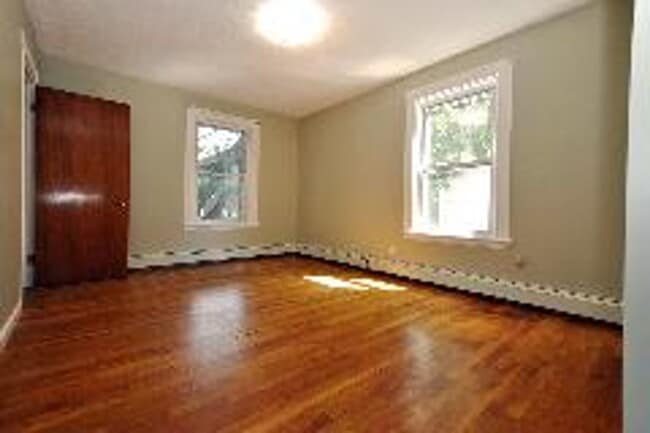 Building Photo - Brookline - 2  Bedroom Apt - Available NOW...