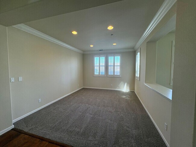 Building Photo - 2855 Sandyhills Ln