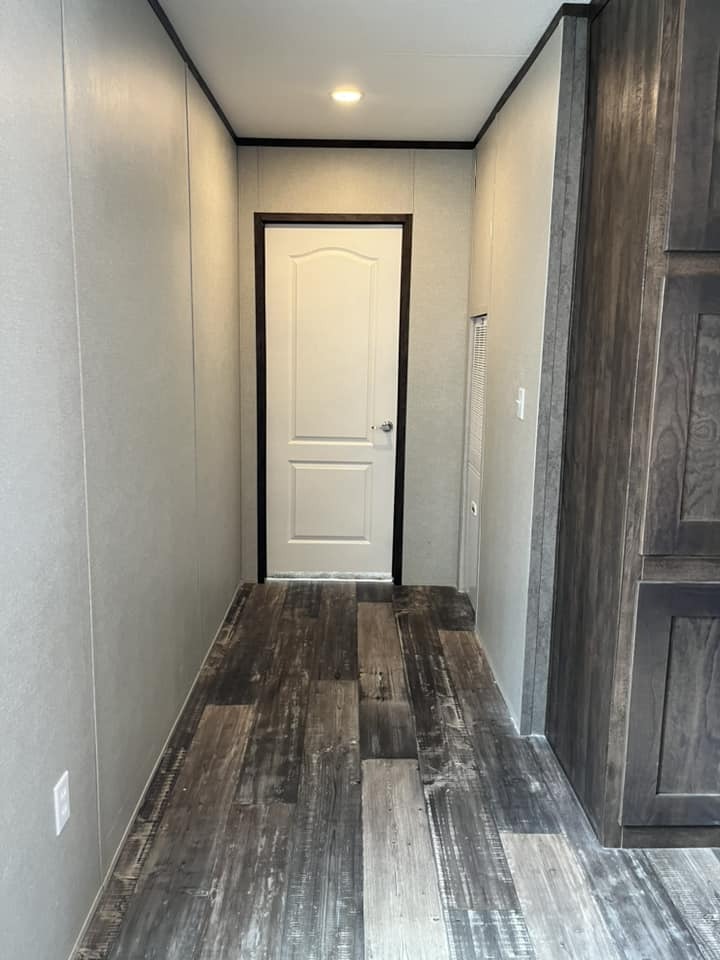 Building Photo - 111 Peggy St