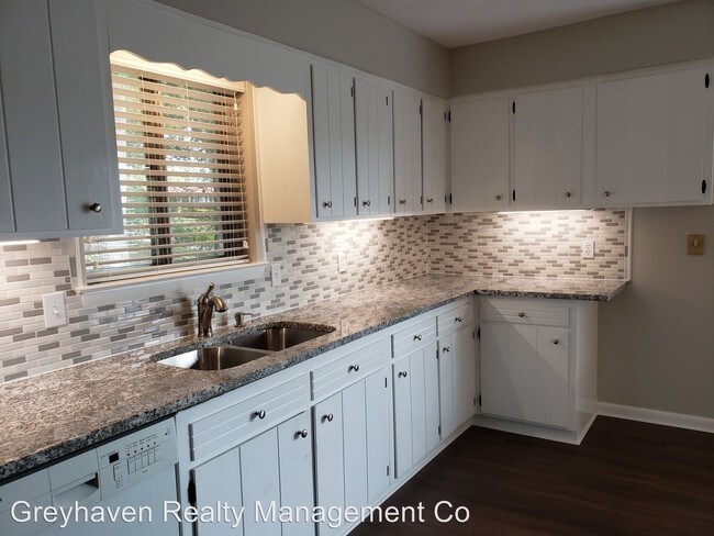 Building Photo - 3 br, 2.5 bath House - 4461 Suhrie Rd