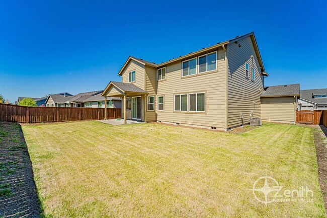 Building Photo - 4837 S 16th Dr