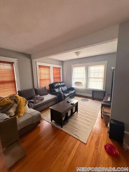 Building Photo - 2 Goldsmith Ave