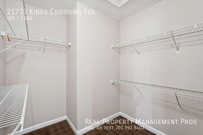 Building Photo - 21733 Kings Crossing Terrace