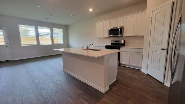 Building Photo - 115 Palo Pinto Dr