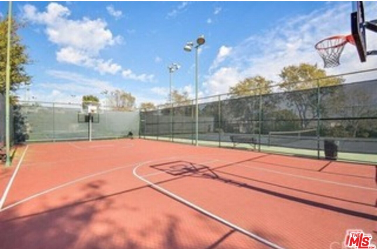 Building Photo - 7742 Redlands St