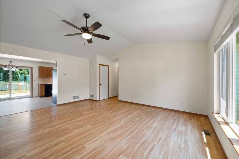 Building Photo - 391 Garrison Dr