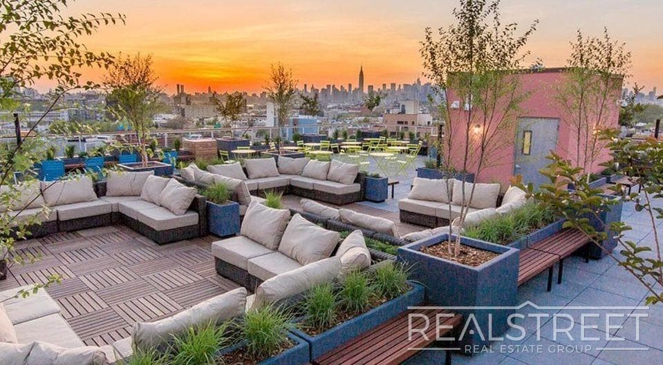 Building Photo - Monitor Street