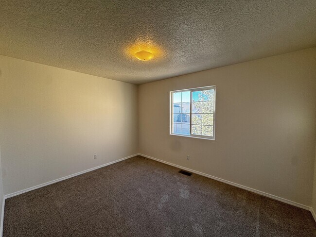 Building Photo - 8300 Bluffs Edge Pl NW