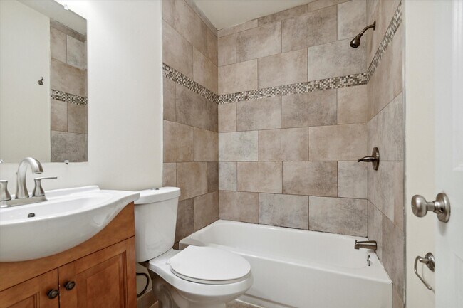 Building Photo - 1906 N 18th St