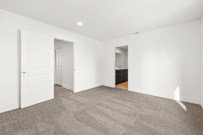 Building Photo - 1162 S Underwood Pl