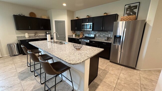 Building Photo - 30998 W Earll Dr