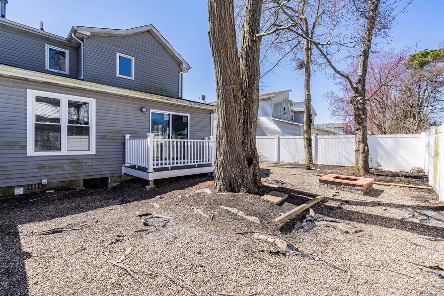 Backyard - 4A Emerald Dr