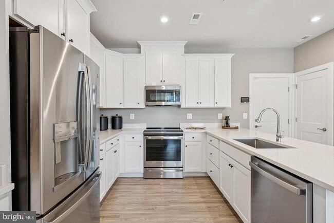 Building Photo - 9012 Katherine Johnson Ave