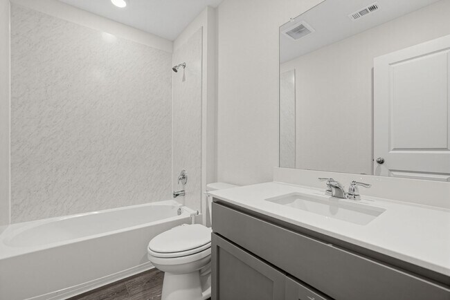 Building Photo - 116 Sir Barton Ln