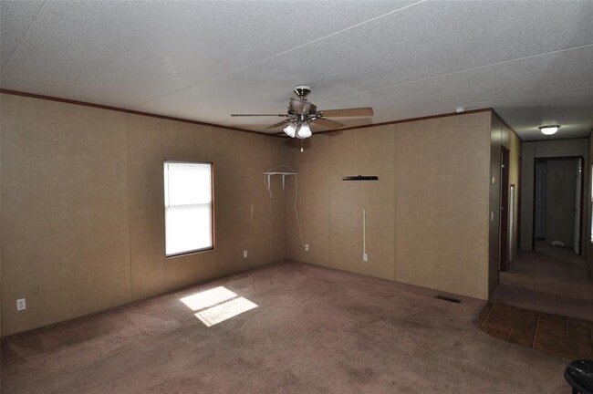 Building Photo - 13021 Dessau Rd