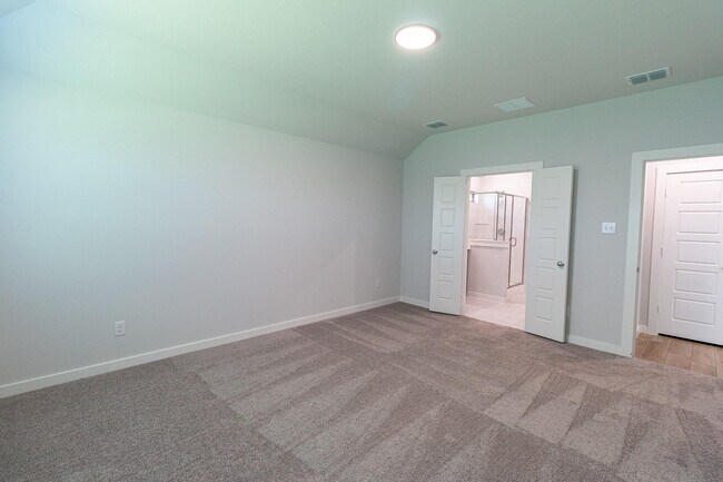 Building Photo - 3603 Ray Roberts Dr