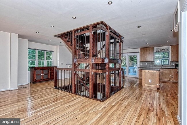Building Photo - 9400 Van Arsdale Dr