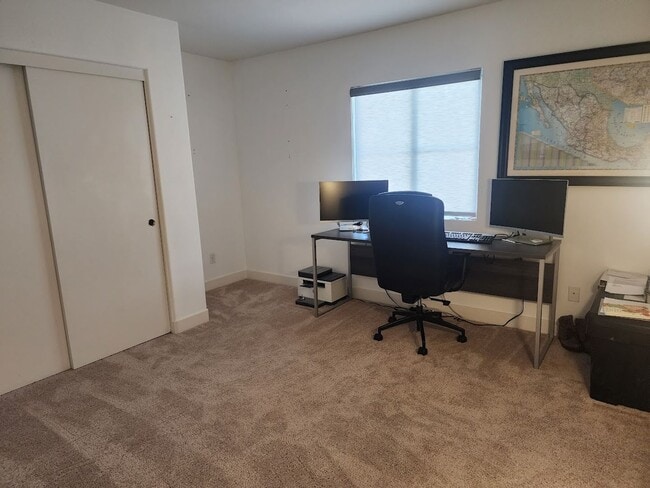 Building Photo - Gorgeous 4 Bedroom Home in Temecula with R...