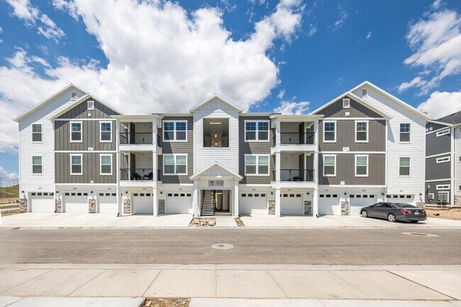 Building Photo - 1787 N Festive Wy