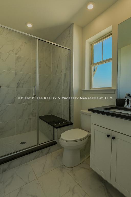 Building Photo - 338 Simeon Dr