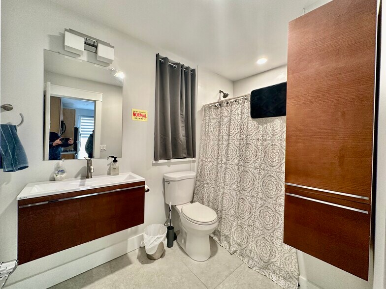 Building Photo - 10 Ward St