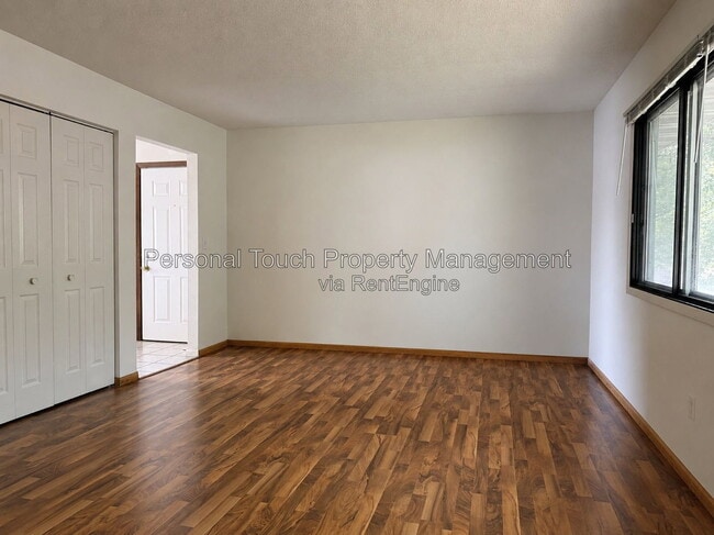 Building Photo - 420 5th Ave E