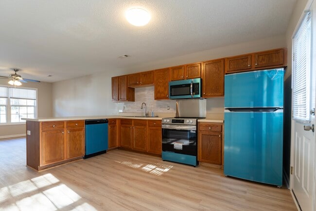 Building Photo - 225 Springfield Cir