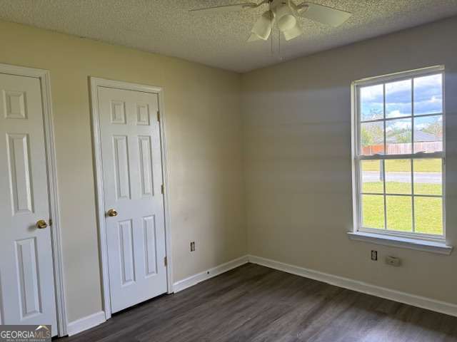 Building Photo - 874 Lyndsi Ln